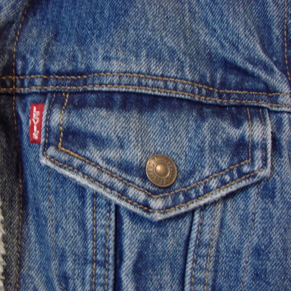 Levi's Sherpa Denim Trucker Jacket Premium Levi's Snap Buttons Size Small - Picture 11 of 16